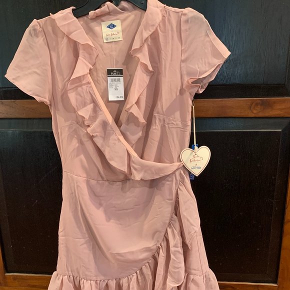 NWT! Wild Blue - Sadie Robinson Pink Ruffle Dress - Small - Picture 1 of 3
